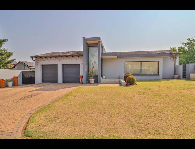 3 BEDROOM HOUSE FOR SALE IN MIDSTREAM ESTATE